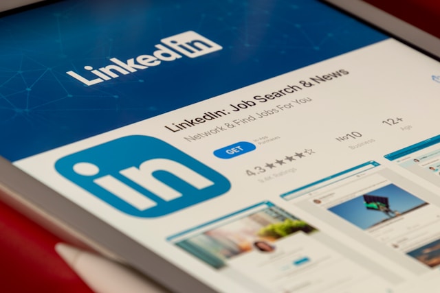 How to Promote Your Newsletter on LinkedIn